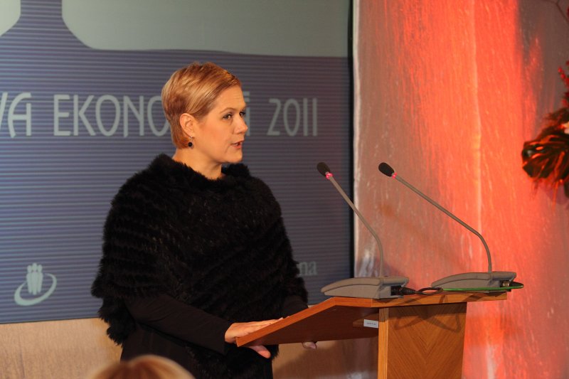 'Ekonomistu apvienības 2010' 'Spīdolas balvas' pasniegšanas ceremonija (Rīgas Latviešu biedrības namā). Pasākuma vadītāja LNO soliste Kristīne Zadovska.
