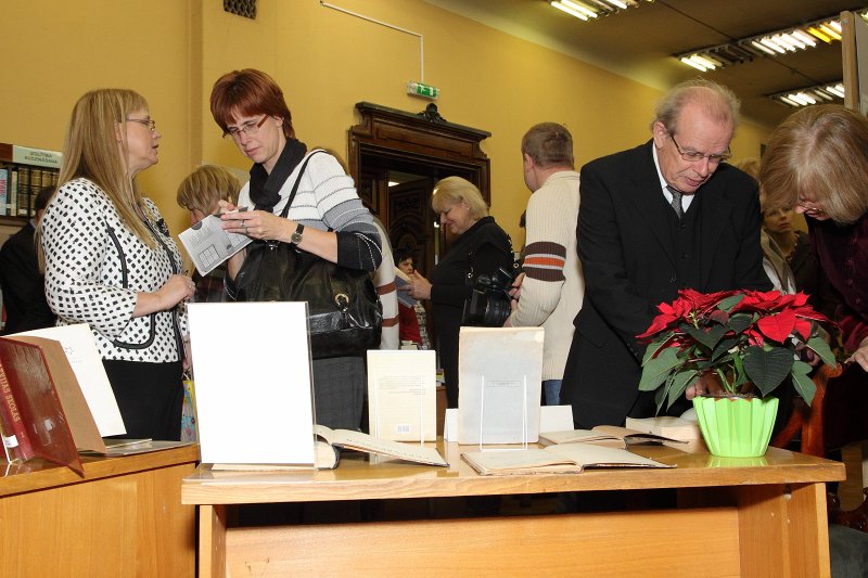 Izstādes 'Skolu vēsture Latvijā' atklāšana Latvijas Universitātes Bibliotēkas Centrālajā bibliotēkā. null