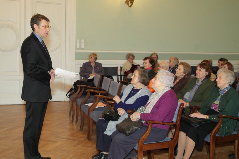 LU Senioru kluba lekcija un diskusija 'Saeimas vēlēšanu sistēmas pozitīvās un negatīvās puses'. Lektors - Saeimas Juridiskā biroja vadītājs Gunārs Kusiņš.