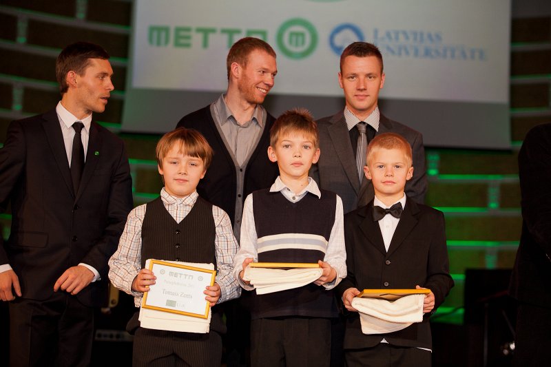 2011. gada futbola sezonas noslēguma vakars un meistarkomandas 'FS METTA/Latvijas Universitāte' svinīgā apbalvošana. null