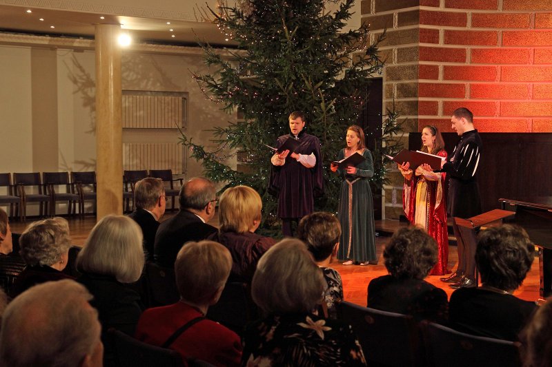 Ziemassvētku koncerts LU senioriem. LU senās mūzikas ansambļa 'Canto' priekšnesums.