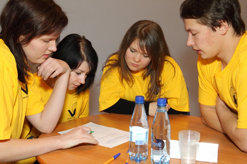 'Novadu spēles' skolēniem Latvijas Universitātes Sociālo zinātņu fakultātē. Valkas ģimnāzijas komanda.