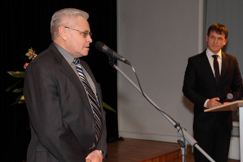 Vernera fon Sīmensa Izcilības balvu (Werner von Siemens Excellence Award) pasniegšanas ceremonija (Rīgas Tehniskajā universitātē). LU Akadēmiskā departamenta direktors Ojārs Judrups.