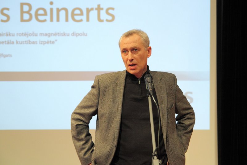 Vernera fon Sīmensa Izcilības balvu (Werner von Siemens Excellence Award) pasniegšanas ceremonija (Rīgas Tehniskajā universitātē). LU FI MHD tehnoloģijas laboratorijas vadītājs Andris Bojarevičs.