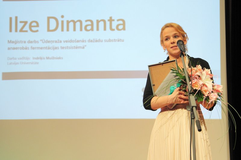 Vernera fon Sīmensa Izcilības balvu (Werner von Siemens Excellence Award) pasniegšanas ceremonija (Rīgas Tehniskajā universitātē). Vernera fon Sīmensa Izcilības balvas saņēmēja
Ilze Dimanta.