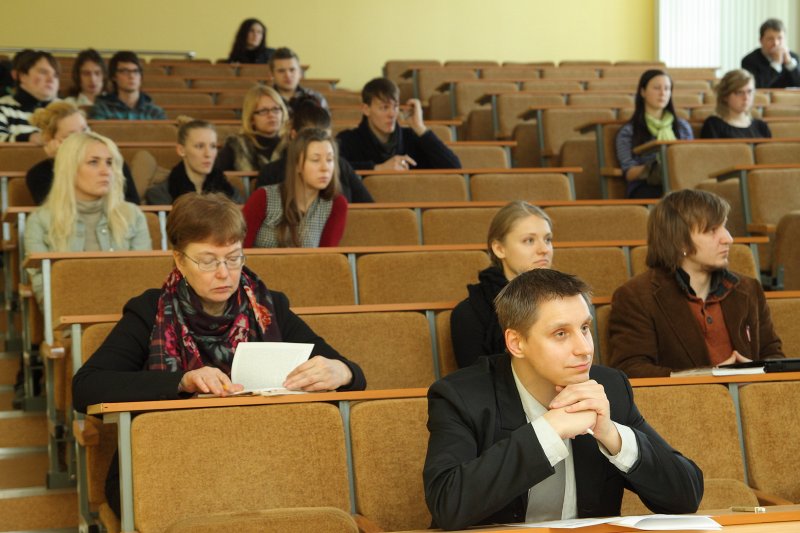 Latvijas Universitātes 70. konference: Sociālo Zinātņu fakultātes plenārsēde 'Krīzes izdzīvošanas māksla'. null