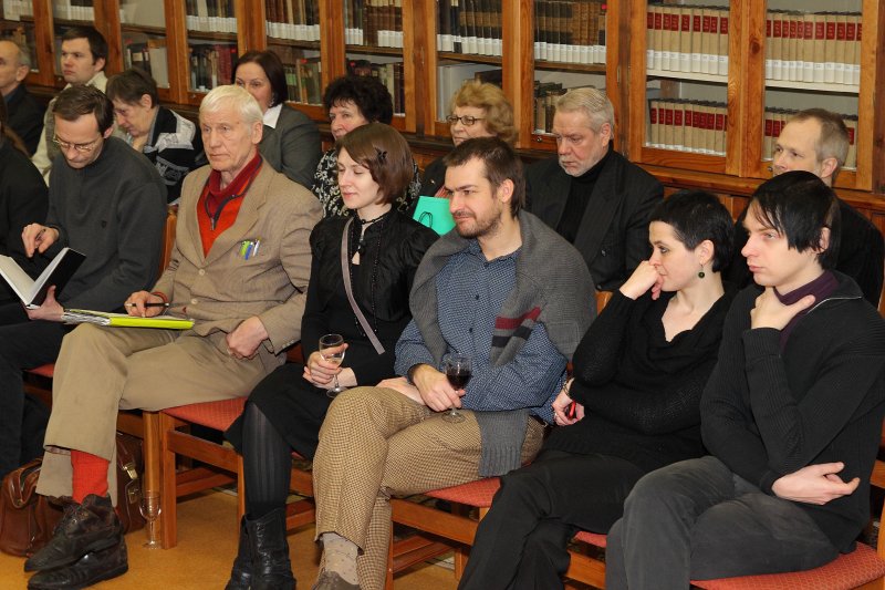 Latvijas Universitātes Teoloģijas fakultātes 92. gadadienai veltīta diskusija «Burtu kalpībā. Burtiski…». null
