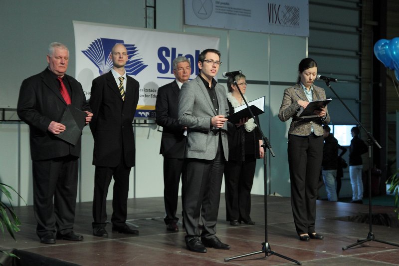 18. starptautiskās izglītības izstādes 'Skola 2012' atklāšana Starptautiskajā izstāžu centrā Ķīpsalā. Vidū - LR IZM valsts sekretārs Mareks Gruškevics.