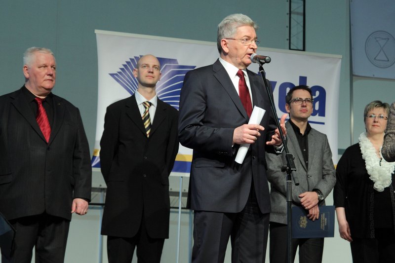 18. starptautiskās izglītības izstādes 'Skola 2012' atklāšana Starptautiskajā izstāžu centrā Ķīpsalā. Priekšplānā - RTU rektors prof. Leonīds Ribickis.