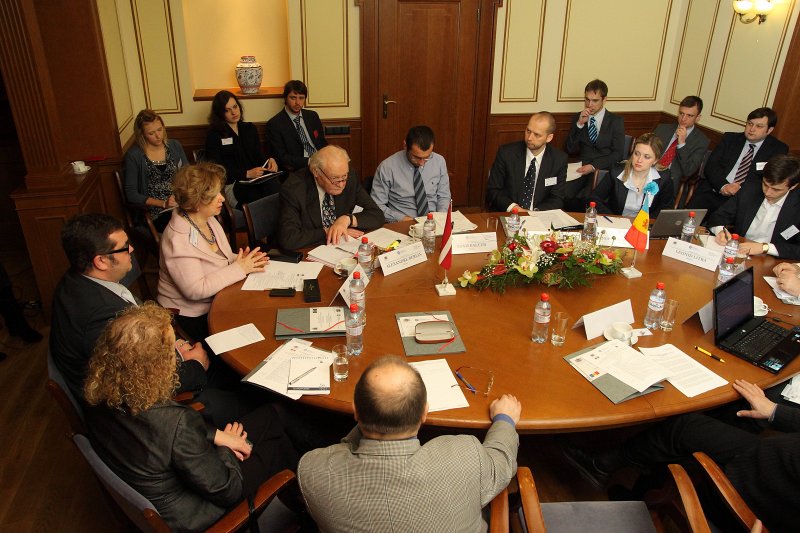 Apaļā galda diskusija «ES - Austrumu partnerība: fokuss uz Moldovu». null