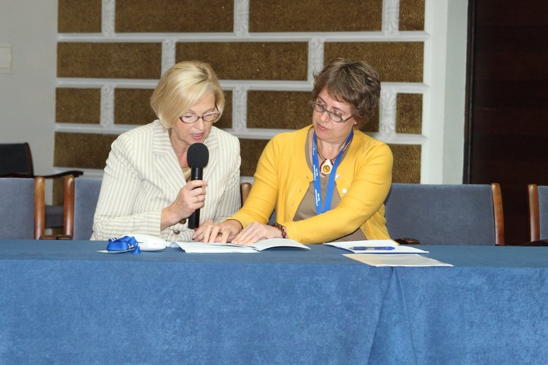 Starptautiska konference «Uzturs un veselība» («Nutrition and Health»). Assoc. prof. Anita Villeruša (pa kreisi) un Trudy Wijnhoven (World Health Organization).