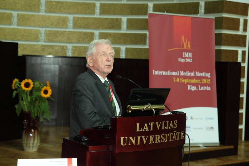 Starptautiska medicīnas konference (International Medical Meeting) «IMM-Riga 2012», Nobela prēmijas laureāta medicīnā prof. Haralda Curhauzena uzstāšanās. Nobela prēmijas laureāts medicīnā prof. Haralds Curhauzens (Harald zur Hausen).