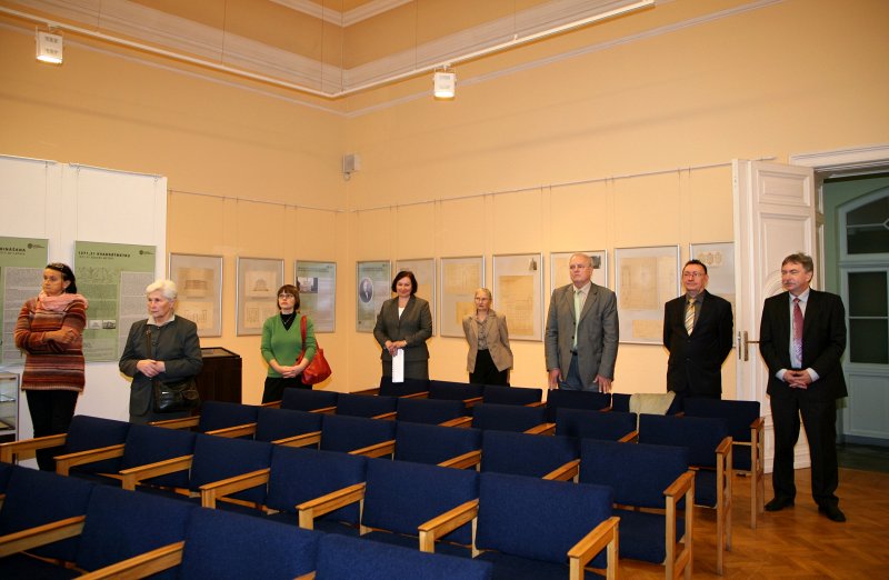 Latvijas Universitātes 93. gadadienai veltītas izstādes «150 gadi ar zināšanām» atklāšana (LU Muzeja zālē). null