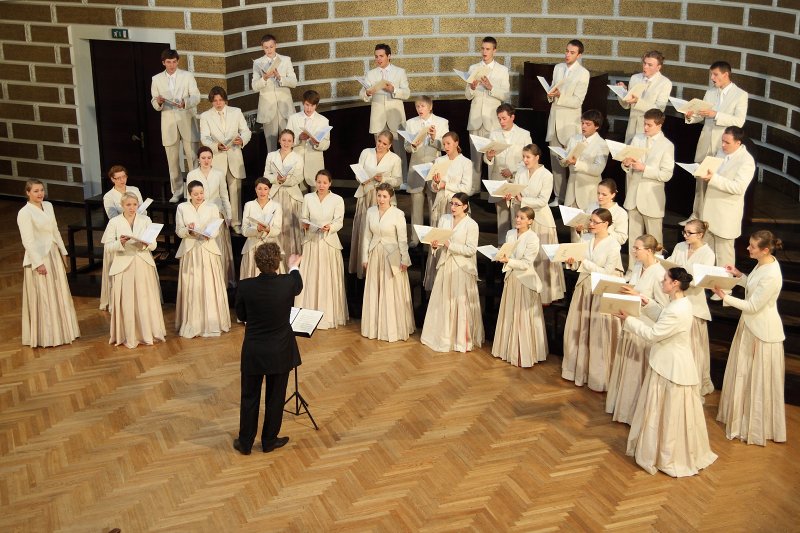 Latvijas Universitātes 93. gadadienai veltīts kora «Kamēr» koncerts. null