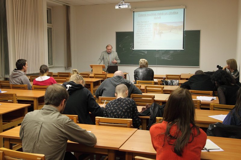 Zinātnieku nakts 2012 
«Stāsts par enerģiju» Latvijas Universitātes Vēstures un filozofijas fakultātē. null