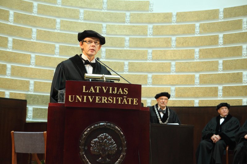 Latvijas Universitātes 93. gadadienai veltīta LU Senāta svinīgā sēde. LU Senāta priekšsēdētājs prof. Māris Kļaviņš (priekšplānā).