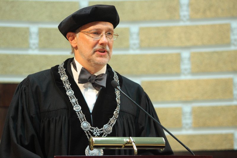 Latvijas Universitātes 93. gadadienai veltīta LU Senāta svinīgā sēde. LU rektors prof. Mārcis Auziņš.