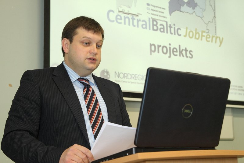 Projekta «Centrālbaltijas Darba Prāmis» interneta platformas prezentācija. Jānis Aprāns, projekta «Centrālbaltijas darba prāmis» koordinators.
