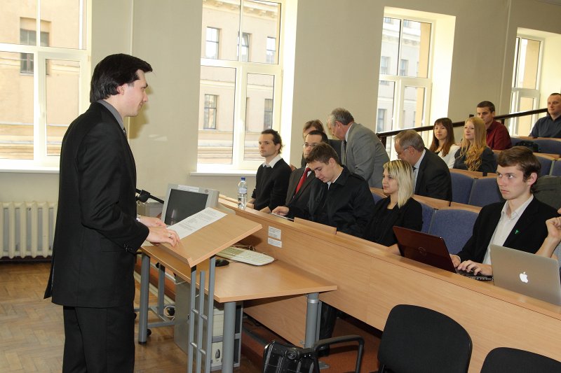 Latvijas Universitātes Biznesa inkubatora atklāšana LU Ekonomikas un vadības fakultātē. Biznesa inkubatora vadītāja Mikus Losāna uzruna.