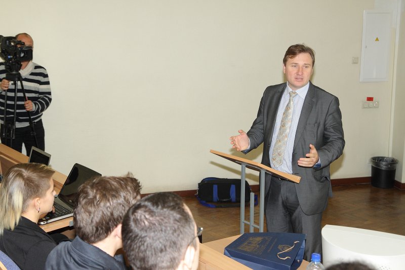 Latvijas Universitātes Biznesa inkubatora atklāšana LU Ekonomikas un vadības fakultātē. LU kanclera Gundara Bērziņa uzruna.