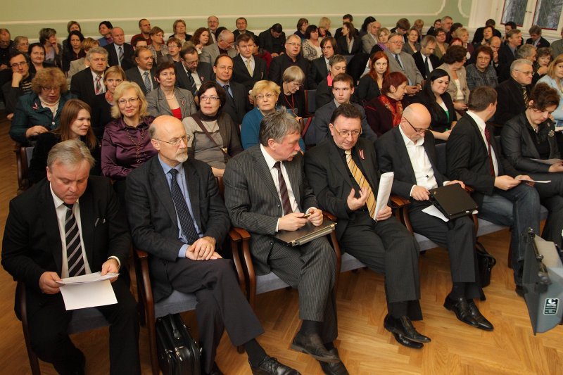 Latvijas Universitātes Senāta ārkārtas sēde par Latvijas Universitātes studiju programmu kvalitātes vērtējumu. null