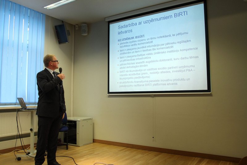 Baltijas Inovatīvo Pētījumu un Tehnoloģiju platformas 
(BIRTI - Baltic Innovative Research and Tehnology Infrastructure ) 
projekta prezentācija un diskusija par zinātnieku un uzņēmēju sadarbības modeļiem. RTU zinātņu prorektors Tālis Juhna.