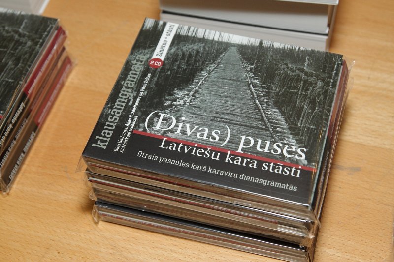 Klausāmgrāmatas «(Divas) puses: Latviešu kara stāsti» atvēršanas svētki (Latvijas Okupācijas muzejā). null