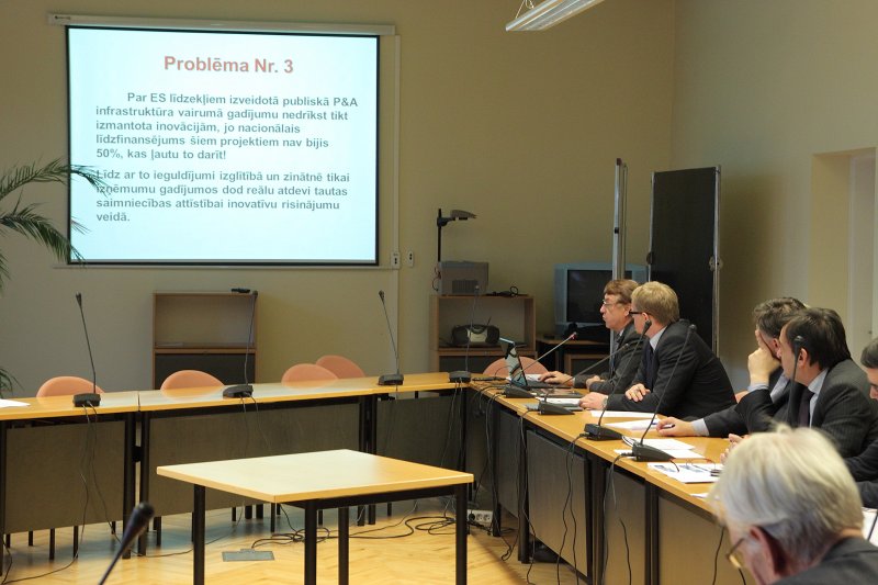 LR Saeimas tautsaimniecības komisijas Inovāciju un zinātnes apakškomisijas izskata jautājumu par Baltijas Inovatīvo pētījumu un tehnoloģiju platformas (BIRTI) projekta attīstības gaitu. null