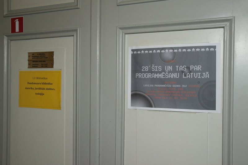Programmētāju dienai veltītas izstādes «28 * šis un tas par programmēšanu Latvijā» atklāšana 
Latvijas Universitātes Bibliotēkas Klusajā lasītavā. Izstādes plakāts.