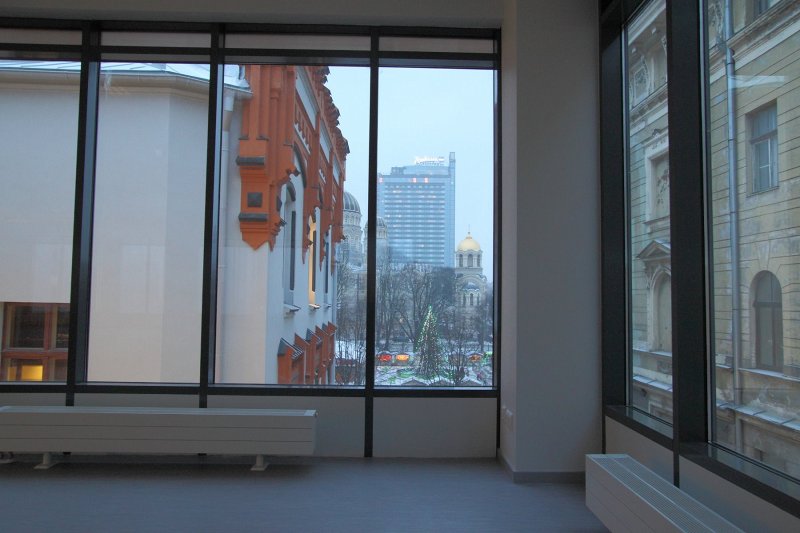 Latvijas Universitātes Bibliotēkas galvenā ēka Kalpaka bulvārī 4 pēc rekonstrukcijas. null
