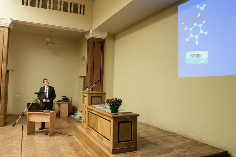 Latvijas 2012. gada zinātnes sasniegumu prezentācija un tikšanās ar autoriem Latvijas Zinātņu akadēmijas svinīgajā sēdē. null