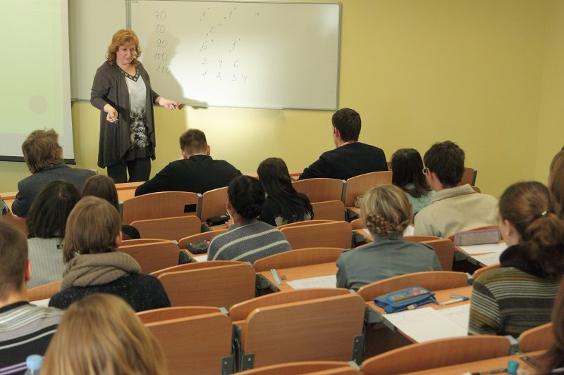 Ekonomikas 14. olimpiāde Latvijas Universitātes Ekonomikas un vadības fakultātē. Lektore Irina Bausova.