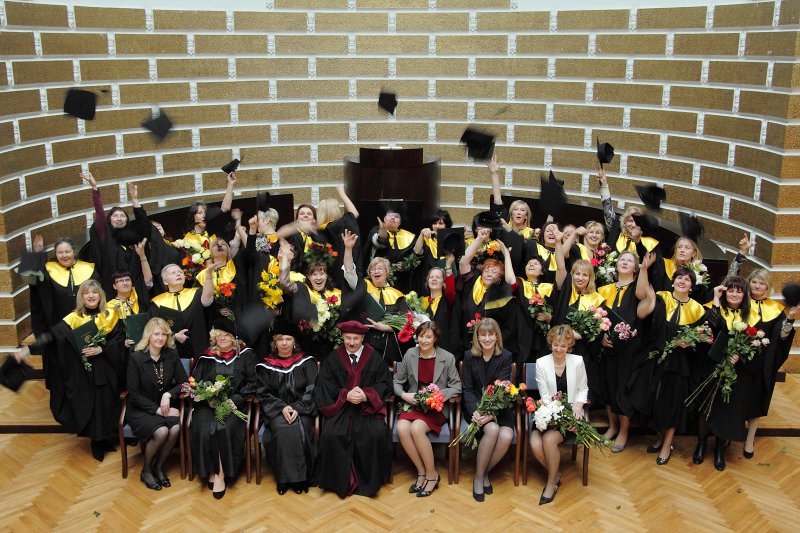 Latvijas Universitātes Medicīnas fakultātes Māszinību profesionālās augstākās izglītības bakalaura studiju programmas absolventu izlaidums. null