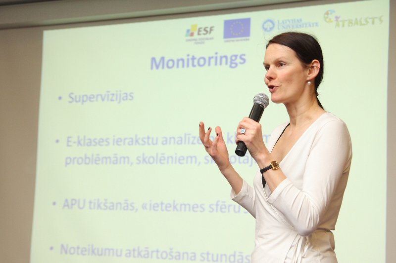 ESF projekts «Atbalsta programmu izstrāde un īstenošana sociālās atstumtības riskam pakļauto jauniešu atbalsta sistēmas izveidei» (Vienošanās Nr.2010/0328/1DP/1.2.2.4.1/10/IPIA/VIAA/002) 4.9. aktivitātes ieviešanas seminārs (viesnīcā «Radisson Blu Latvia») Dr.Psych. Baiba Martinsone.