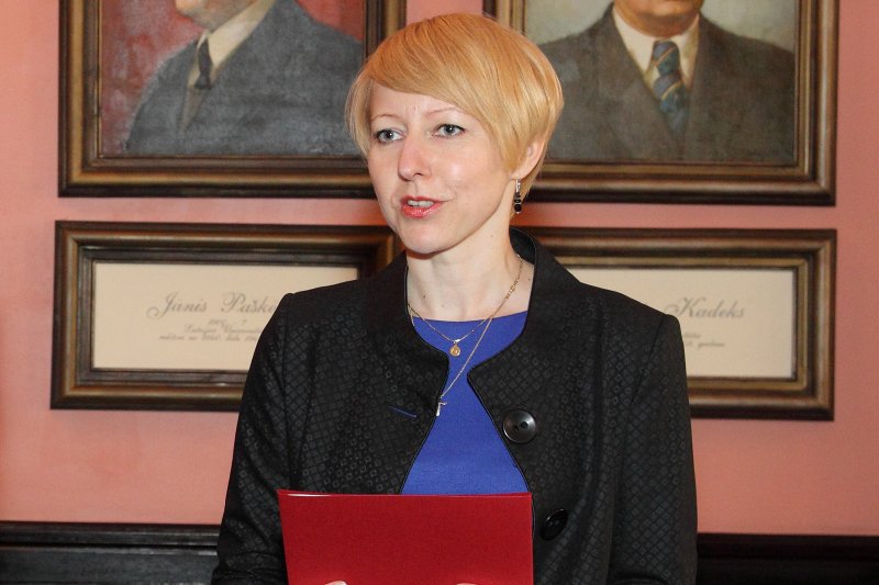 Sadarbības līguma starp Latvijas Universitāti un Valsts zemes dienestu parakstīšana. Valsts zemes dienesta ģenerāldirektore Elita Baklāne-Ansberga.