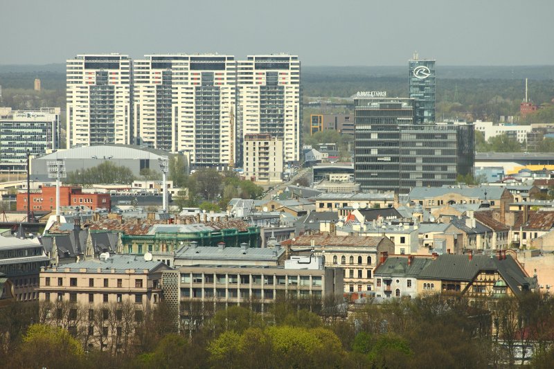 Skats no Rīgas Svētā Pētera baznīcas torņa 'Arēna Rīga' virzienā. null