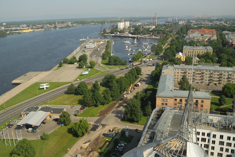 Skats no Zemkopības ministrijas ēkas Rīgas Pasažieru ostas virzienā. null