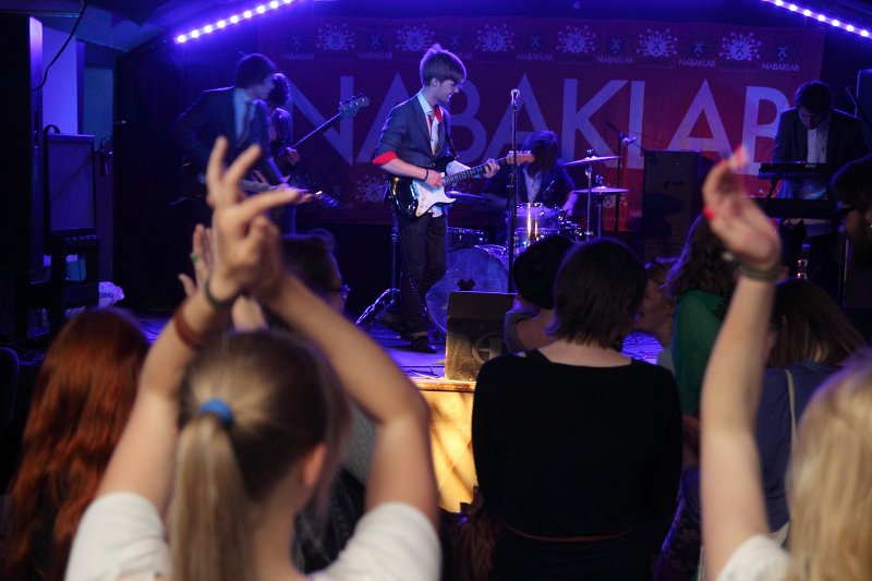 Latvijas Universitātes mūzikas grupu konkurss «HADRONS», noslēguma koncerts klubā «NABAKLAB». Grupa «The Citizens», kurā ir pārstāvji no LU Datorikas fakultātes un Ķīmijas fakultātes.