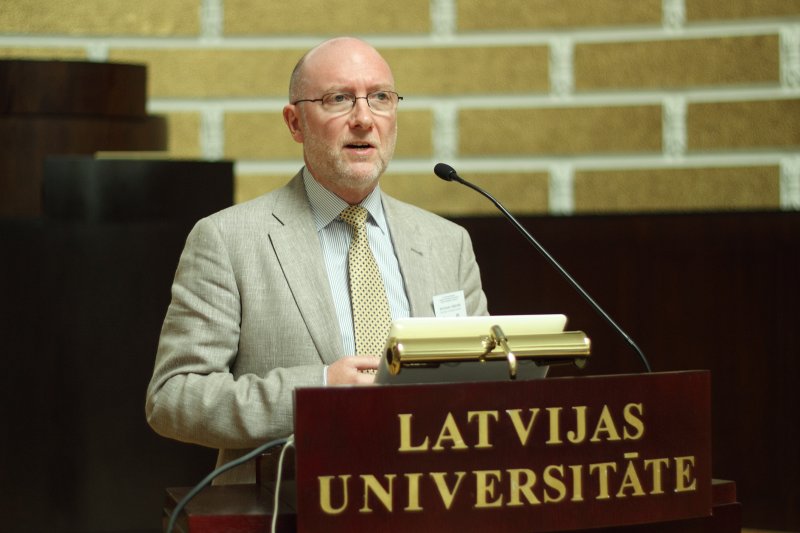 Starptautiskais simpozijs «Valoda starptautiskai saziņai starpdisciplinārā skatījumā». Dr. philol. Wolfgang Lörscher (University of Leipzig, Germay).