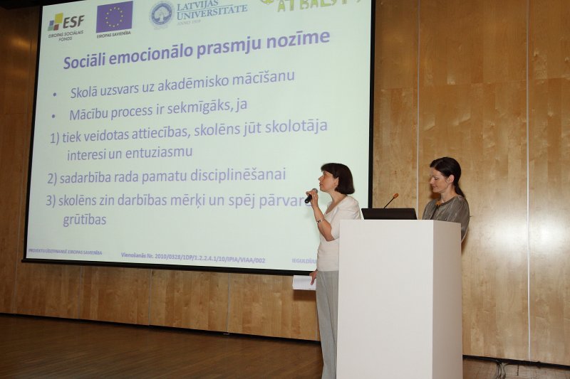 ESF projekts «Atbalsta programmu izstrāde un īstenošana sociālās atstumtības riskam pakļauto jauniešu atbalsta sistēmas izveidei» (Vienošanās Nr.2010/0328/1DP/1.2.2.4.1/10/IPIA/VIAA/002). 4.9. aktivitātes seminārs (viesnīcā «Radisson Blu Hotel Latvija»). null