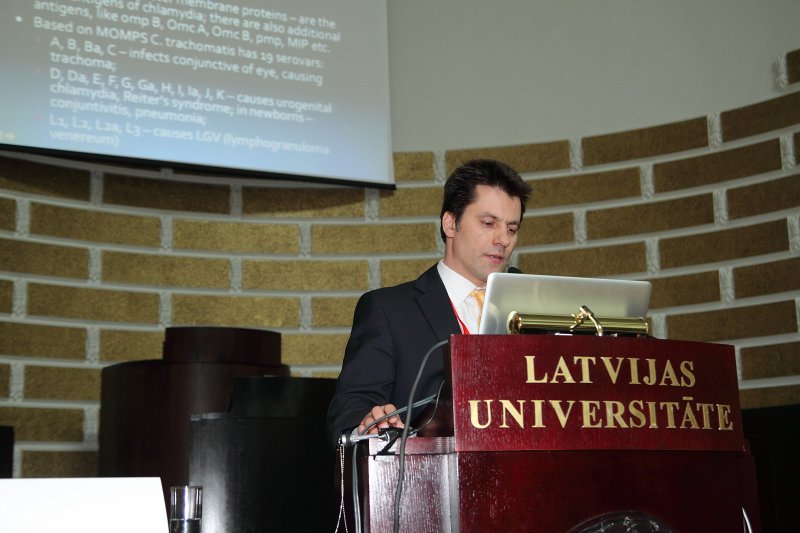 2. starptautiskā medicīnas konference «IMM-Riga 2012» un 17. Latvijas Dermatovenerologu kongress. LU Medicīnas fakultātes docents Silvestrs Rubins.