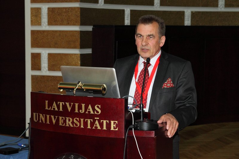 2. starptautiskā medicīnas konference «IMM-Riga 2012» un 17. Latvijas Dermatovenerologu kongress. Konferences prezidents, LU Medicīnas fakultātes profesors Andris Rubins.