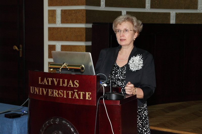 2. starptautiskā medicīnas konference «IMM-Riga 2012» un 17. Latvijas Dermatovenerologu kongress. LU Medicīnas fakultātes dekāne prof. Ingrīda Rumba-Rozenfelde.