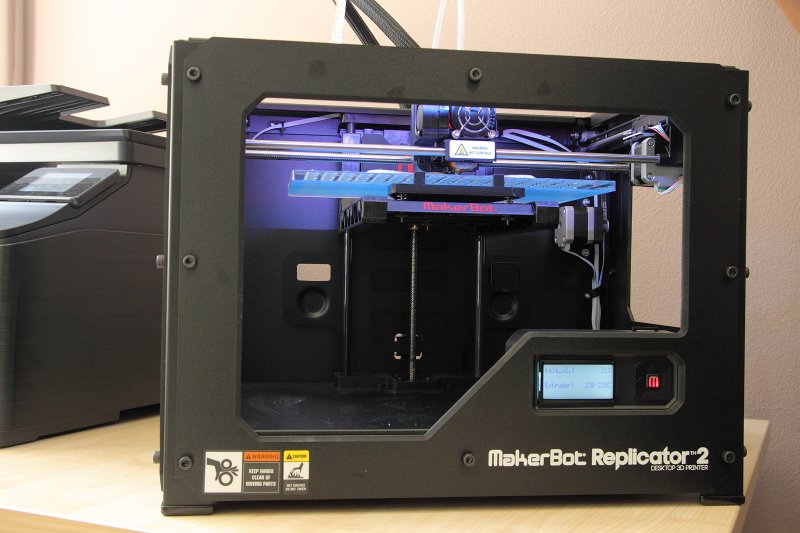 FabLab prototipēšanas studijas atklāšana Latvijas Universitātes Biznesa inkubatorā. 3D printeris MakerBot Replicator 2.