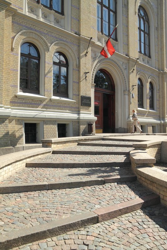 Latvijas Universitātes galvenā ēka, kurā kopš 2013. gada 26. augusta mājvieta būs arī LU Medicīnas fakultātei. null