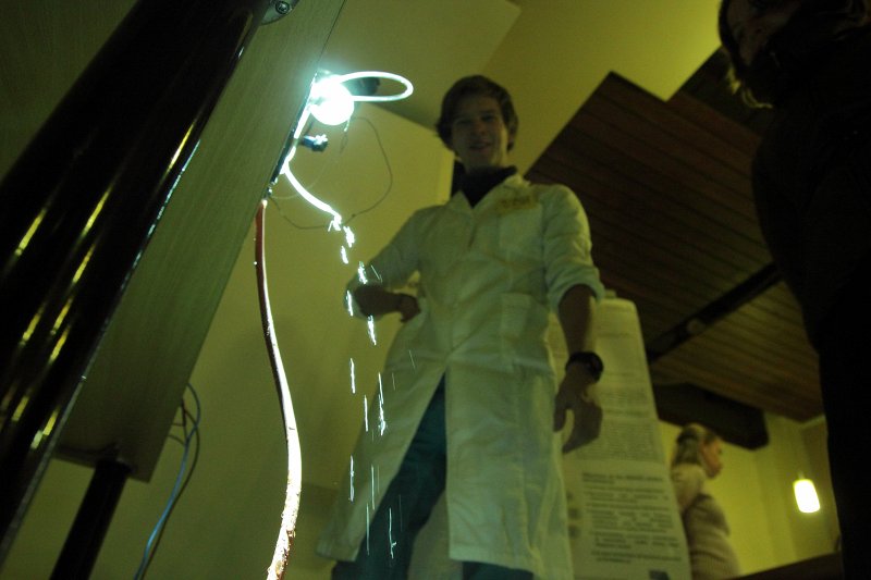 Zinātnieku nakts 2013. (LU Atomfizikas un spektroskopijas institūtā) null