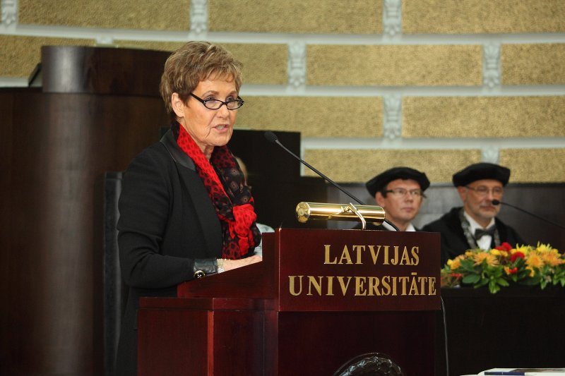 Latvijas Universitātes 94. gadadienai veltīta LU Senāta svinīgā sēde. LU Goda biedres, 
Latvijas Universitātes mecenātes Annas Justīnes Čakstes-Rollins uzruna.