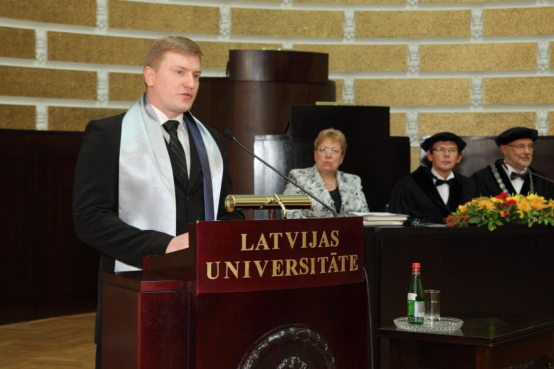 Latvijas Universitātes 94. gadadienai veltīta LU Senāta svinīgā sēde. LU doktoru promocijas ceremonija. Dr. Aivara Vembra uzruna.