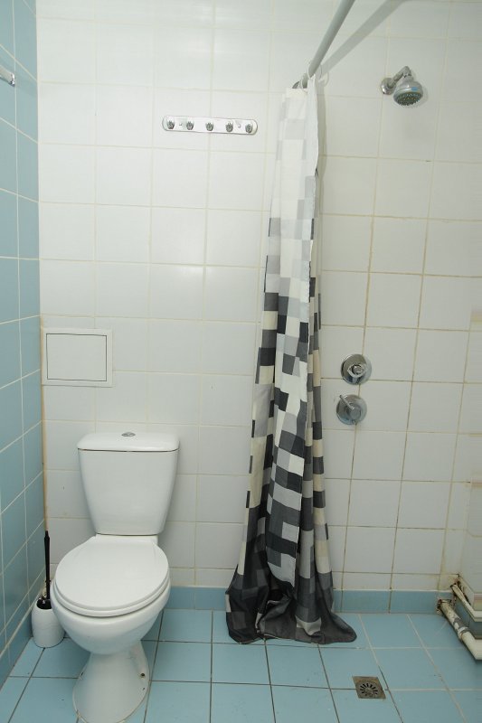 Studentu dienesta viesnīca 'PRIMA' Rēznas ielā 10 k-1. Dušas un tualetes telpa.