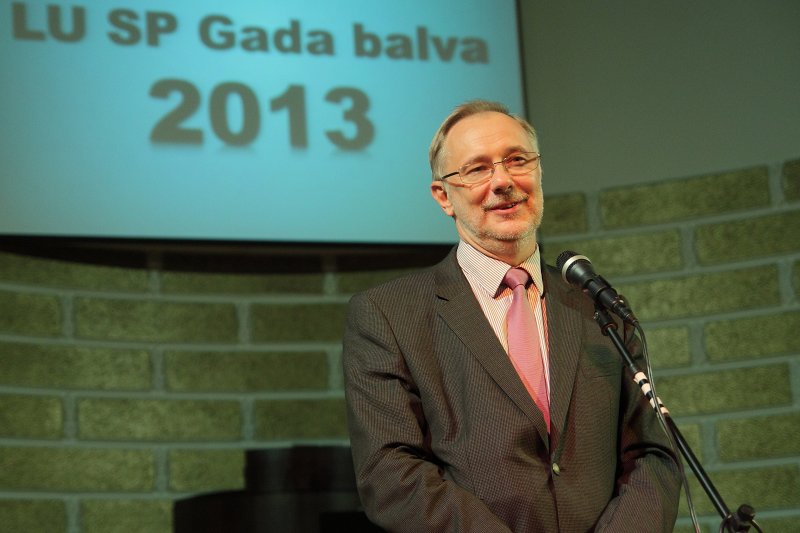 Latvijas Universitātes Studentu padomes (LU SP) Gada balvas 2013 pasniegšanas ceremonija. LU rektora prof. Mārča Auziņa uzruna.